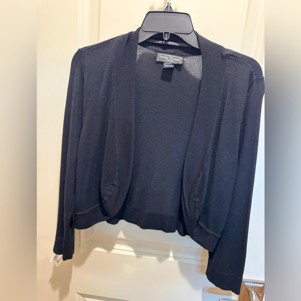 Jessica Howard Women's Black Shrug